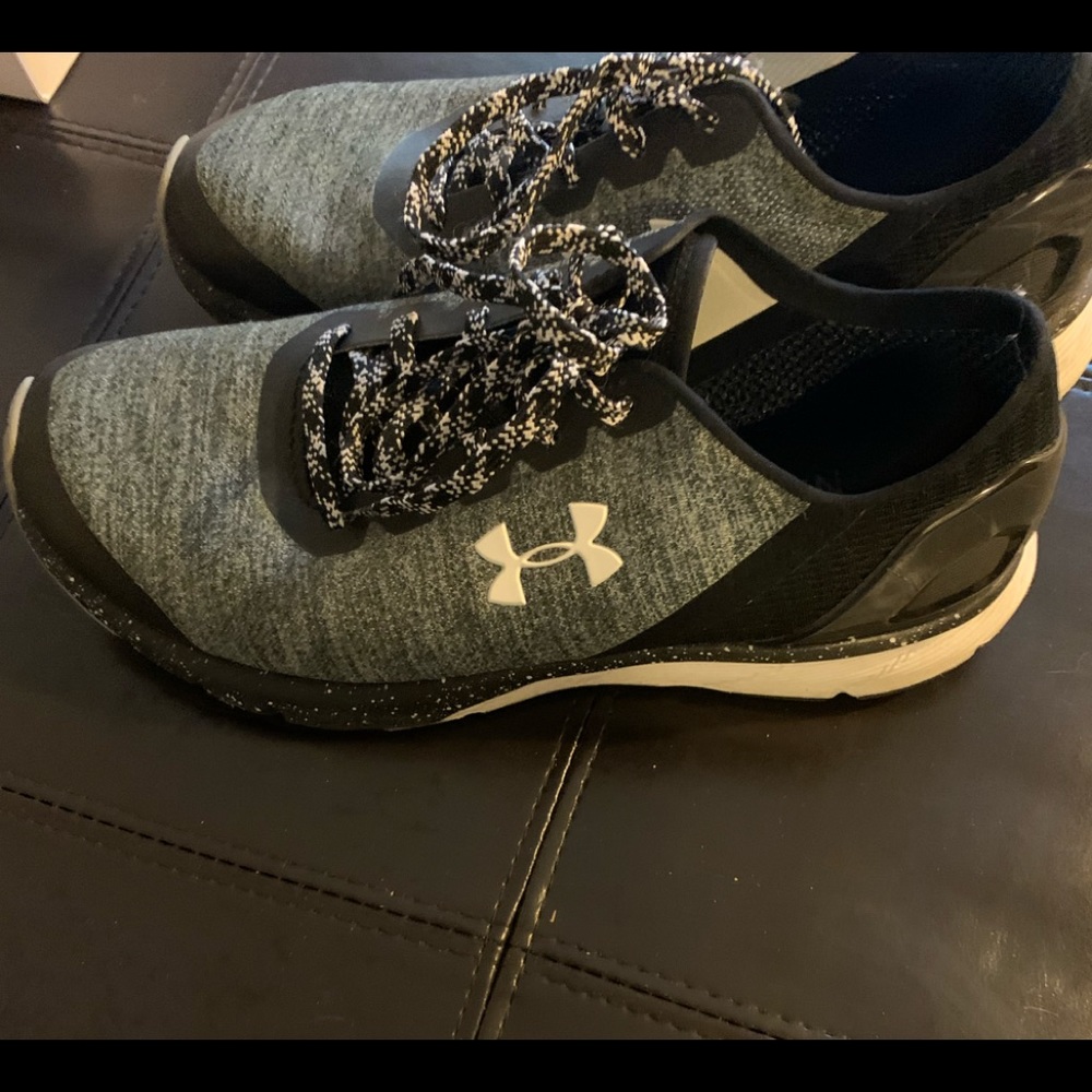 Women’s sneakers